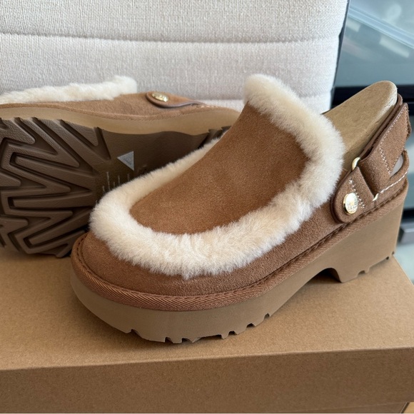 UGG Women's Esmee Clog Shoes - Picture 2 of 7